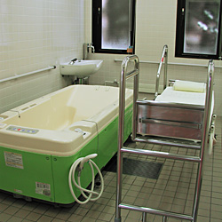 寝たまま入浴できる介護浴室